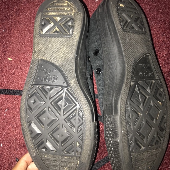 Size 6 Black Women Converse - Picture 2 of 2